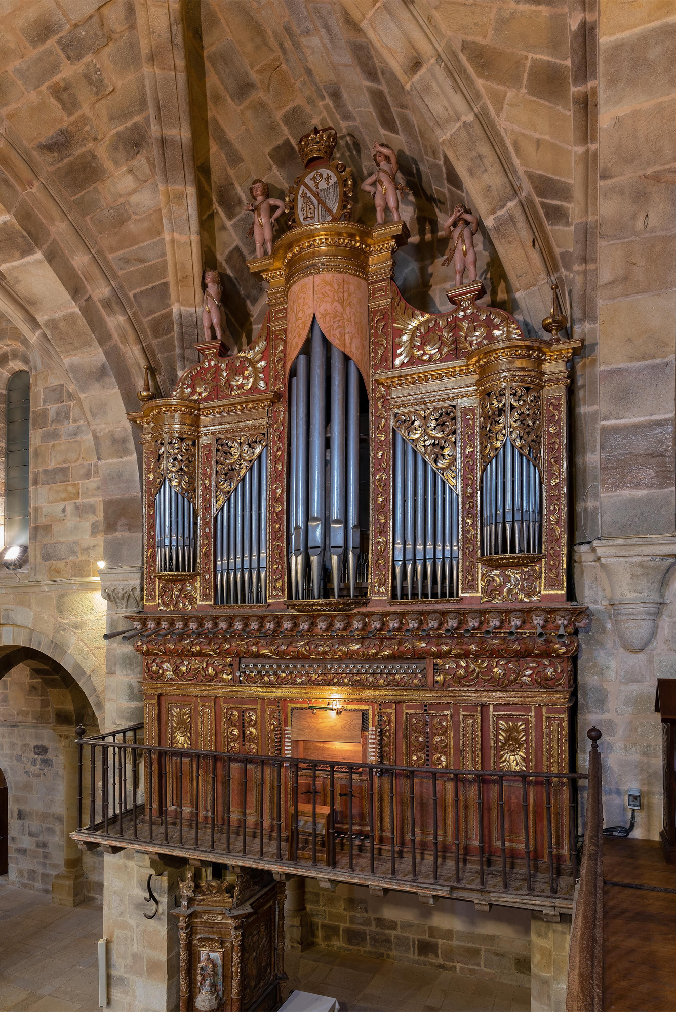 Órgano histórico del monasterio de Valdediós, en Villaviciosa