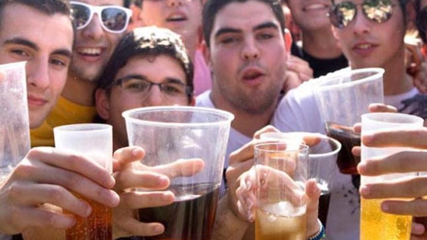 Los jóvenes canarios consumen menos alcohol y drogas que la media nacional