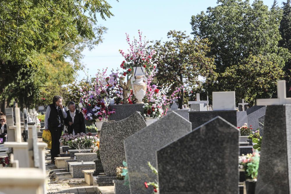 Lleno en el Cementerio de Alicante