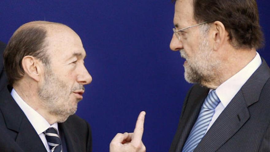 Rubalcaba y Rajoy, en una imagen de archivo.