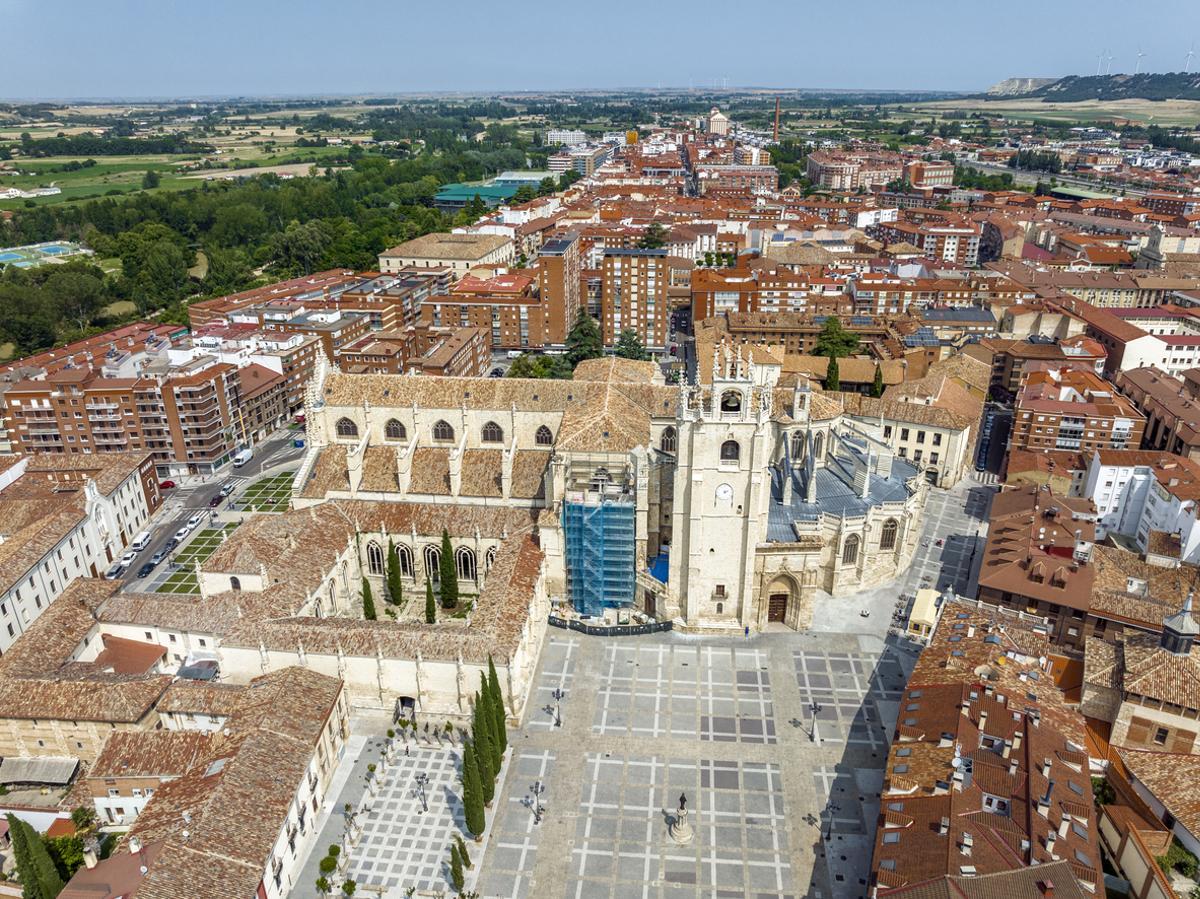 Dicen que la cripta es el origen sobre el que se edificó la catedral gótica que conocemos hoy.