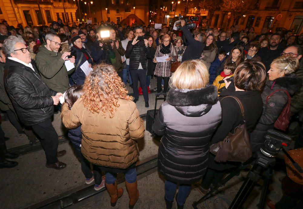 Concentración vecinal por el centro de Alcoy