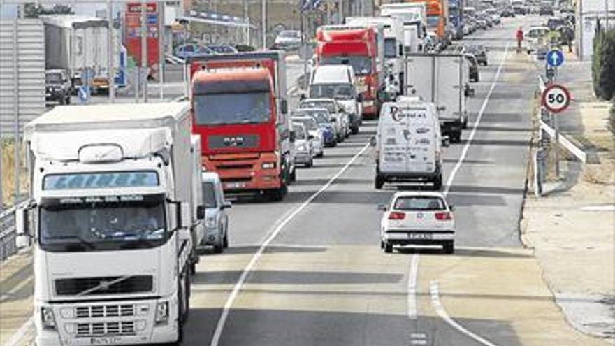 Colas en la 340 por obras en la zona de los accidentes