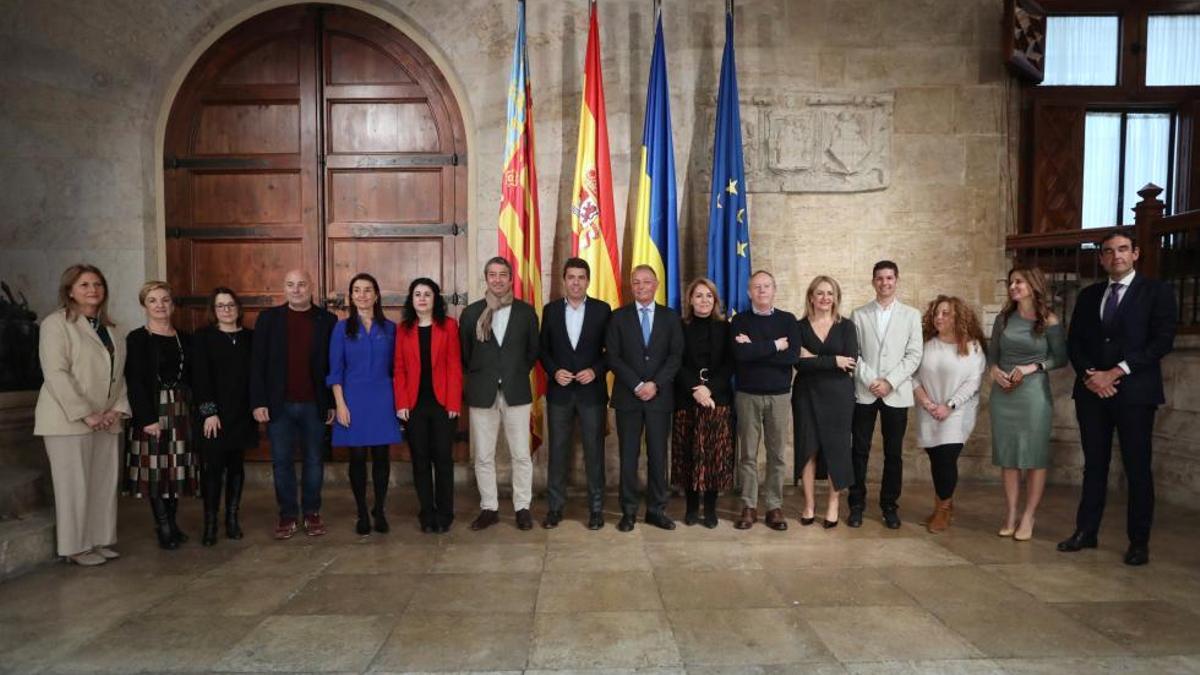 Los participantes en la mesa del diálogo social, hoy