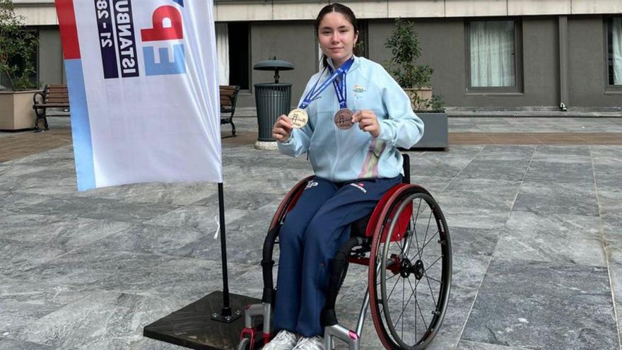 Martina Sande posa con sus medallas. | FDV