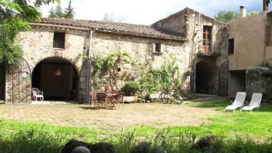 Una masia de turisme rural a les comarques de Girona.