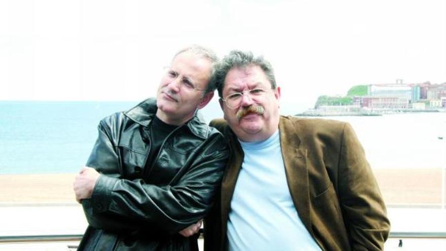 Ángel de la Calle y Paco Ignacio Taibo II, en el Acuario de Poniente, durante la presentación del festival.