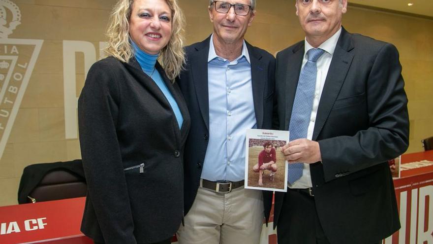 Historia grana y recuerdos en la presentación del libro Amorós