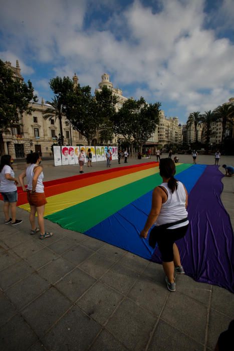 Lambda cierra en València el proyecto "Km por la diversidad y los derechos de las mujeres LTB"