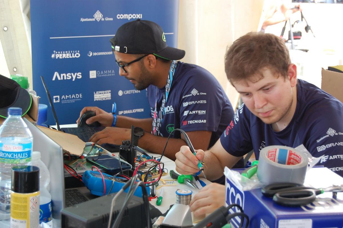 Les imatges dels preparatius del UdG Racing Team