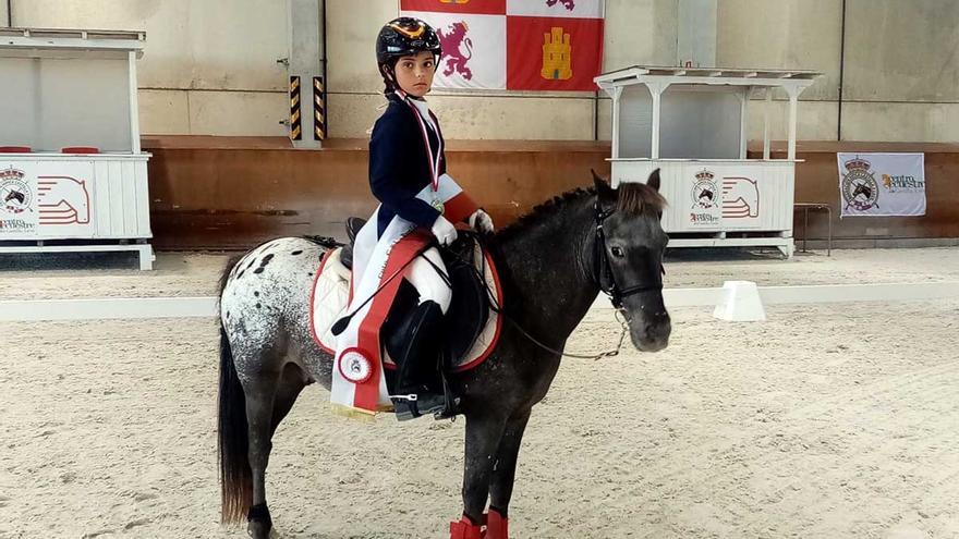 La amazona zamorana Ximena Gutiérrez, oro en el Concurso Completo de Equitación de Castilla y León