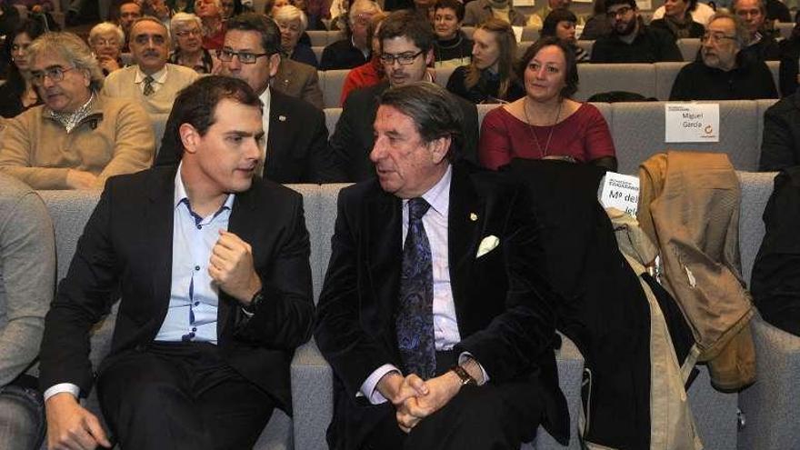 Albert Rivera, con Francisco Vázquez, en A Coruña. // C.P.