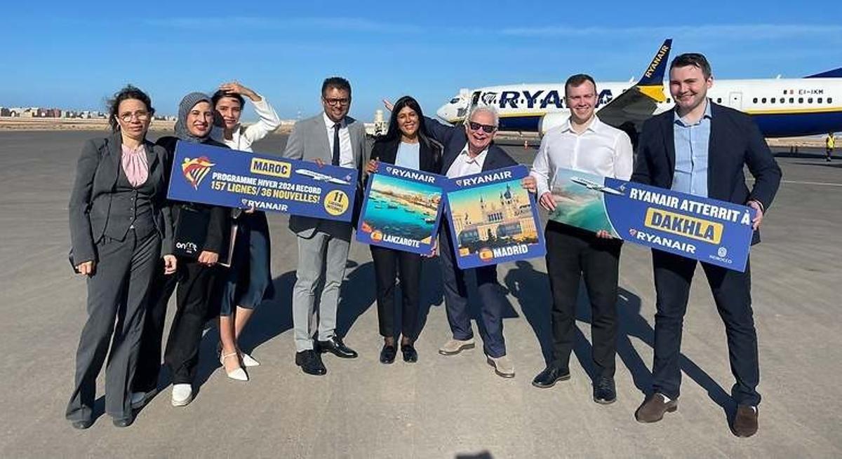 Representantes de Ryanair en su estreno de las rutas a Dakhla, en el Sáhara Occidental.