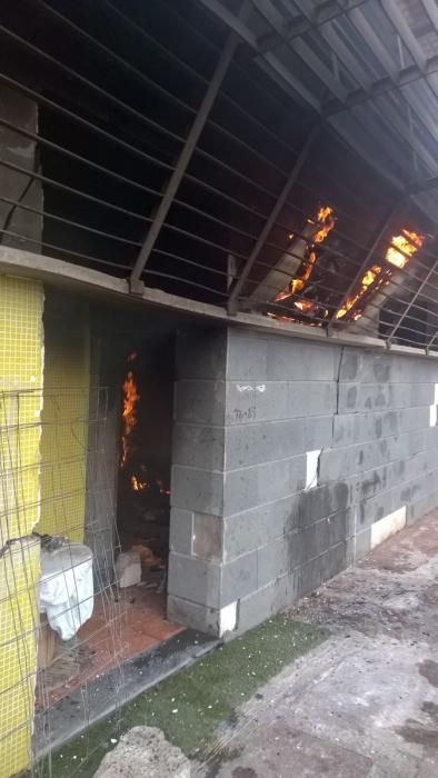 Incendio de los campos de fútbol de La Ballena