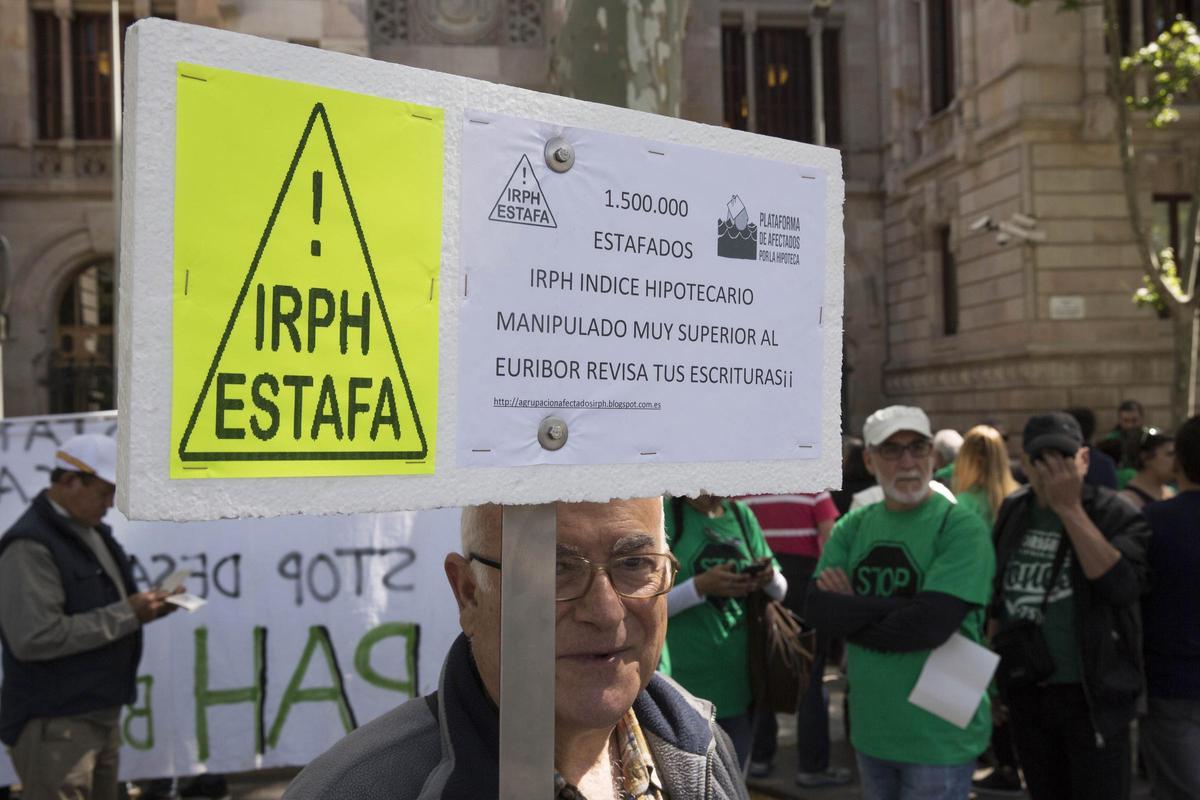 Una protesta de afectados por el IRPH, en imagen de archivo.