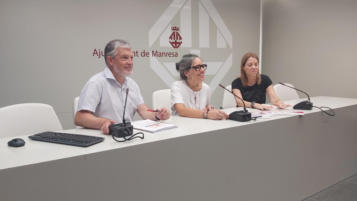 Jacint Santaeulàlia, Mercà Tarragó i Cristina Cruz, a la presentació de la memòria de Mosaic el 2021