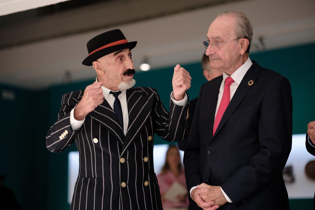 La exposición 'Del óvulo al origen. Un viaje a la inversa', de Frank Rebajes en el MUCAC La Coracha