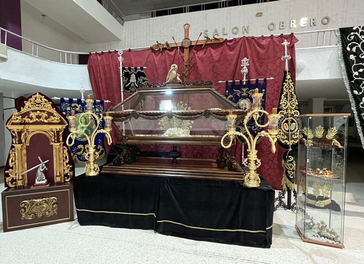 Exposición Cofrade de un año anterior en el Salón del Obrero Extremeño.