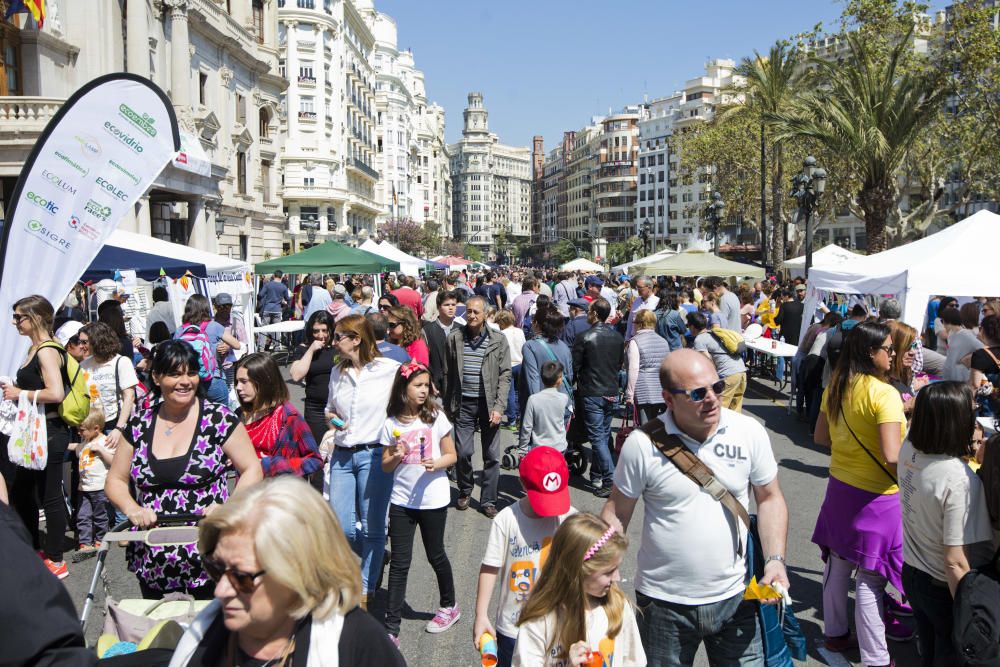 Trobada d'Escoles en Valencià en la plaza del Ayuntamiento