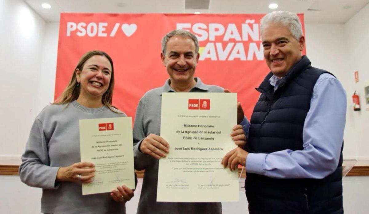 María Dolores Corujo, José Luis Rodríguez Zapatero y José Juan Cruz Saavedra.