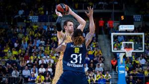 Jan Vesely vivió un partido muy especial ante su ex afición