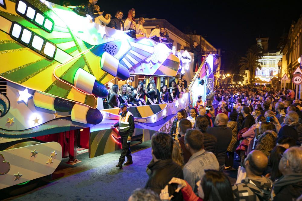 15.02.19. Las Palmas de Gran Canaria. Carnaval 2019. Pasacalle anunciador del Carnaval 2019. Foto Quique Curbelo  | 15/02/2019 | Fotógrafo: Quique Curbelo