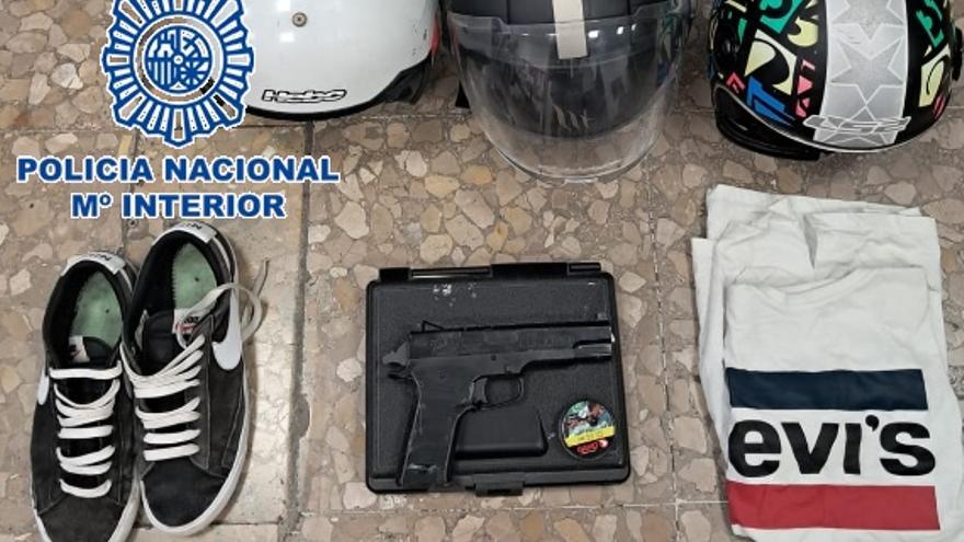 Detenidos por dos tirones en moto y robar en un McDonald&#039;s de la Carretera de Cádiz