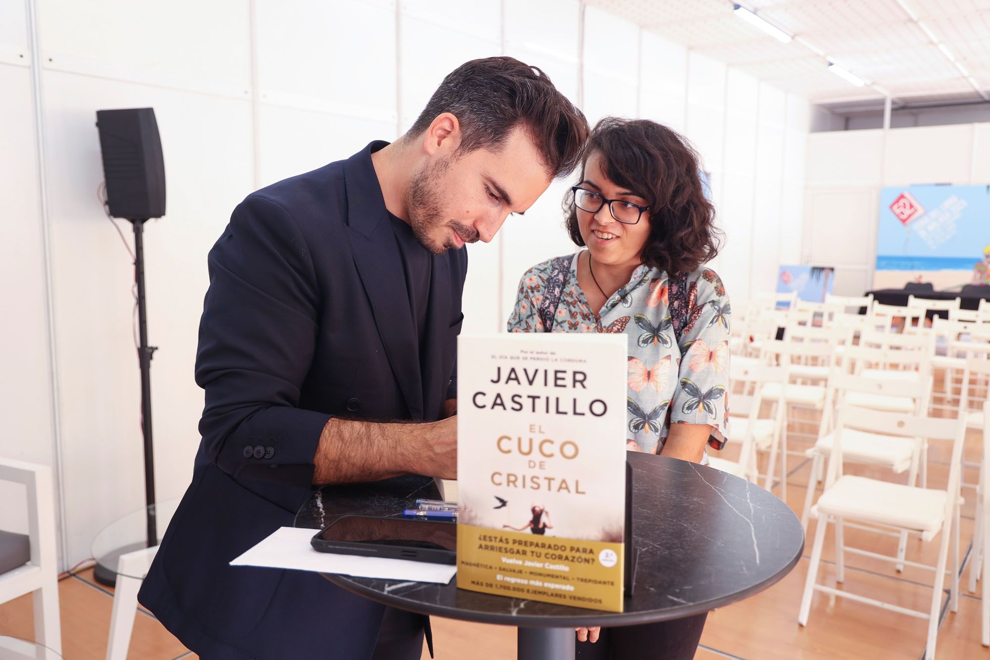 Firma de libros de Javier Castillo en la Feria del Libro de Málaga