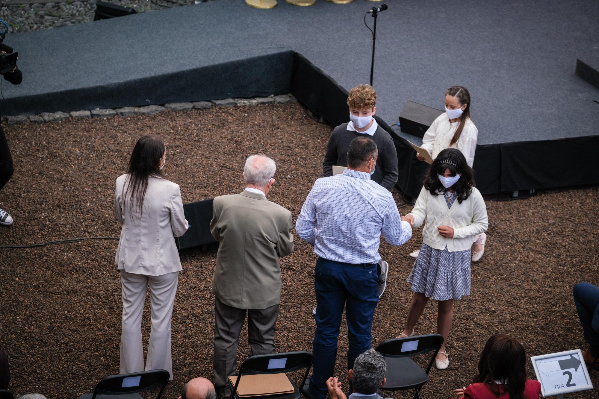 Visita del Rey y los presidentes de las comunidades a La Palma al acto de homenaje a los palmeros