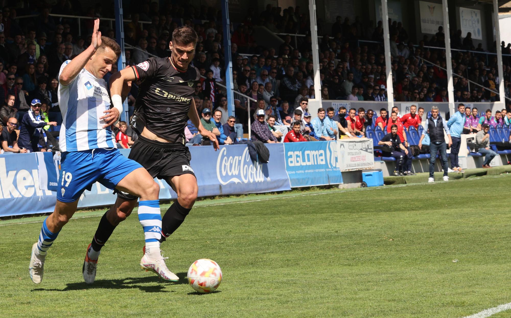 El Alcoyano se aleja del peligro (2-0)