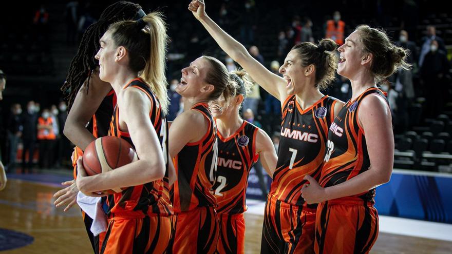 Alba Torrens celebra el pase a la final.