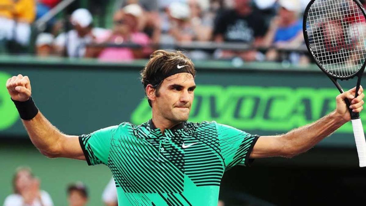 Federer celebra su trabajada victoria