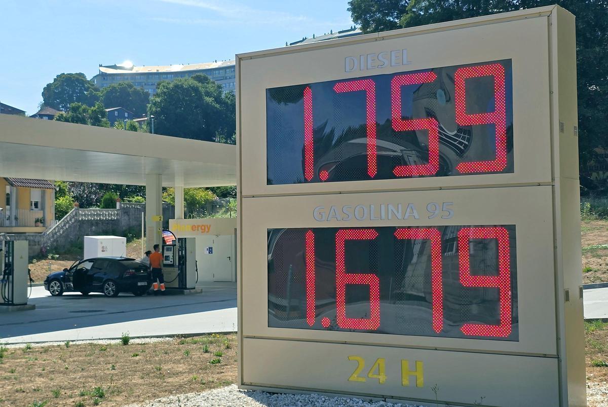 Precios de una gasolinera "low cost" este sábado 1 de agosto en Vigo