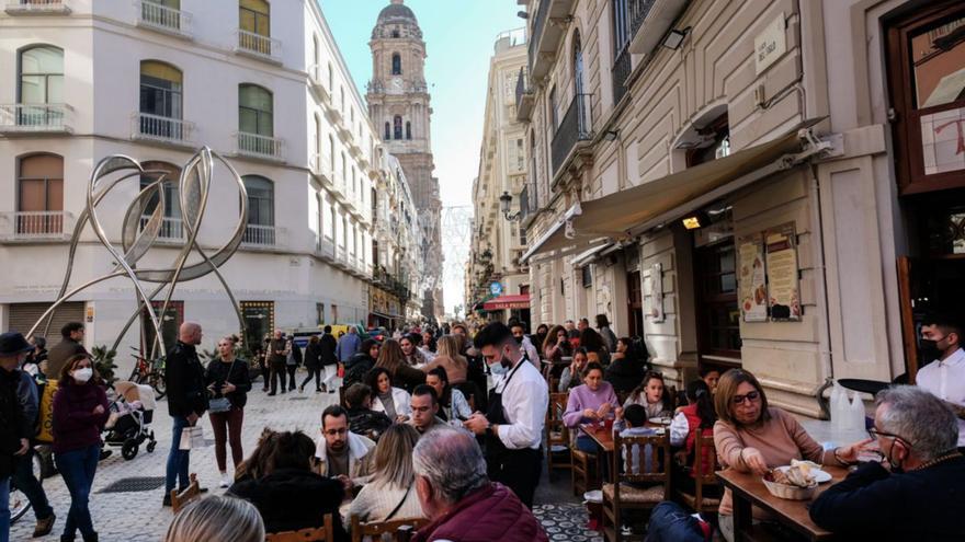 Clientes en los restaurantes del Centro durante el pasado puente. | ÁLEX ZEA