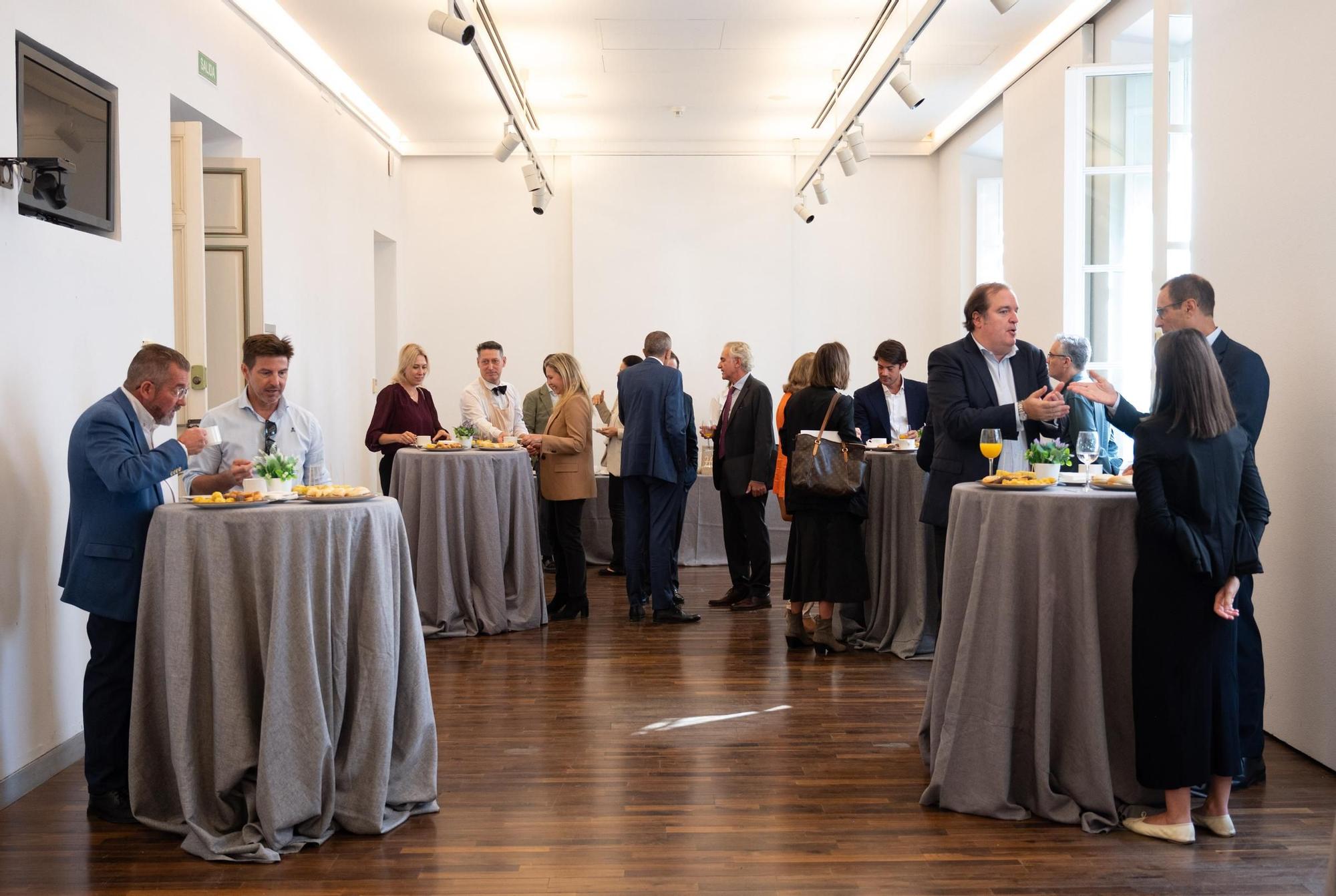 Después del evento los asistentes han disfrutado de un coffe en el que establecer conexiones y comentar las conclusiones de la mesa de debate