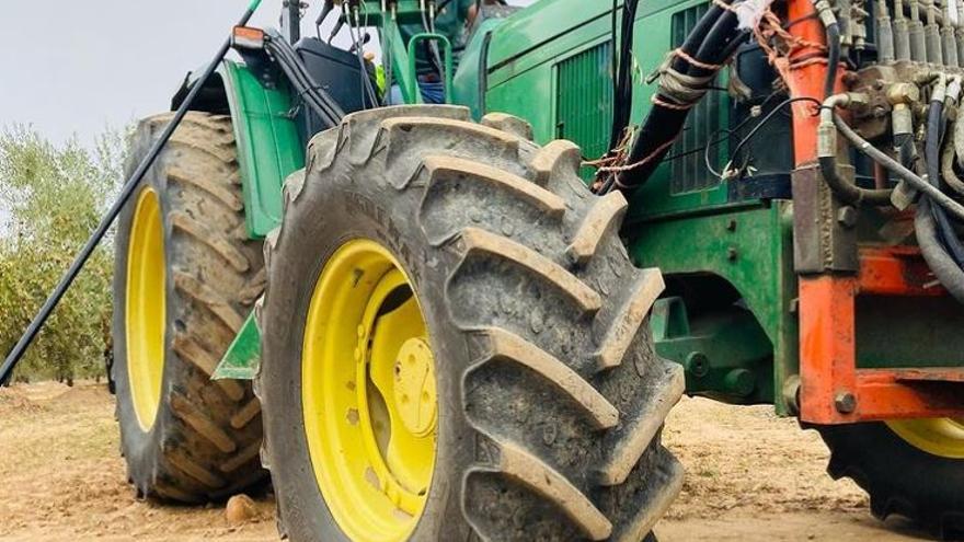 Tom Rohde en su tractor.