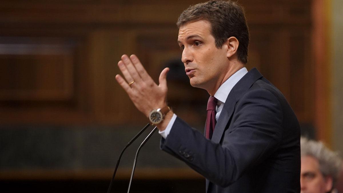 Casado pide a Pedro Sánchez que actúe en Catalunya