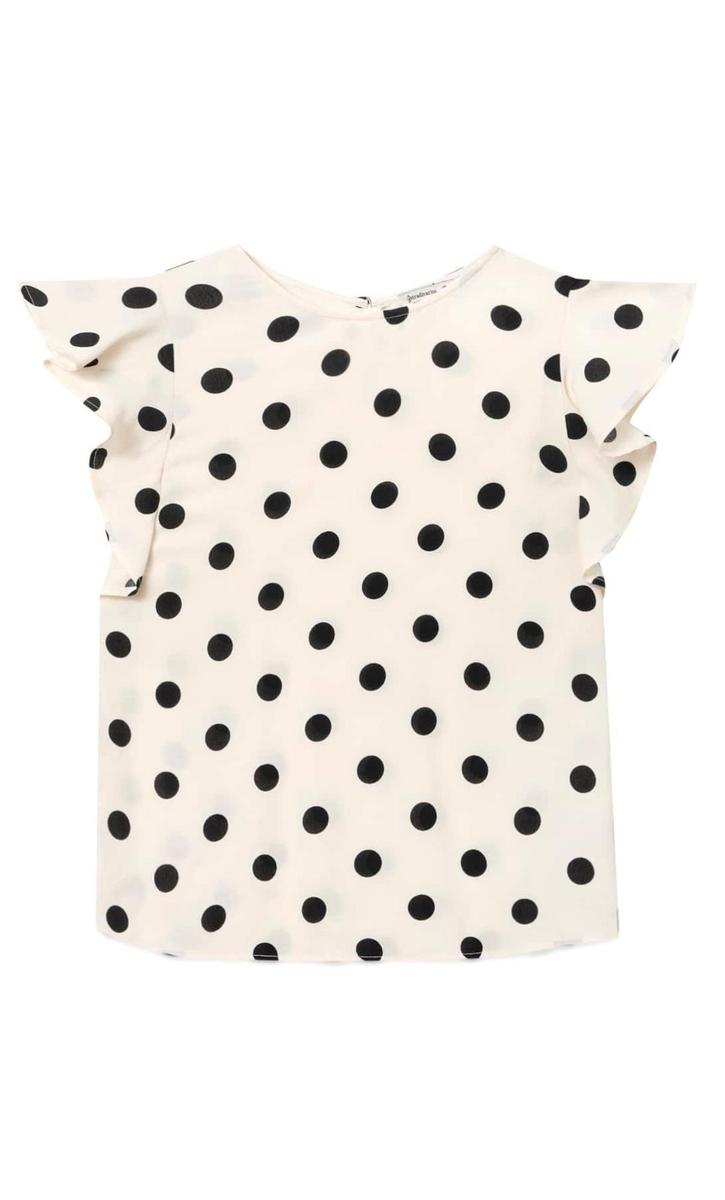 Blusa con volantes en las mangas de lunaras de Stradivarius. (Precio: 12,99 euros)