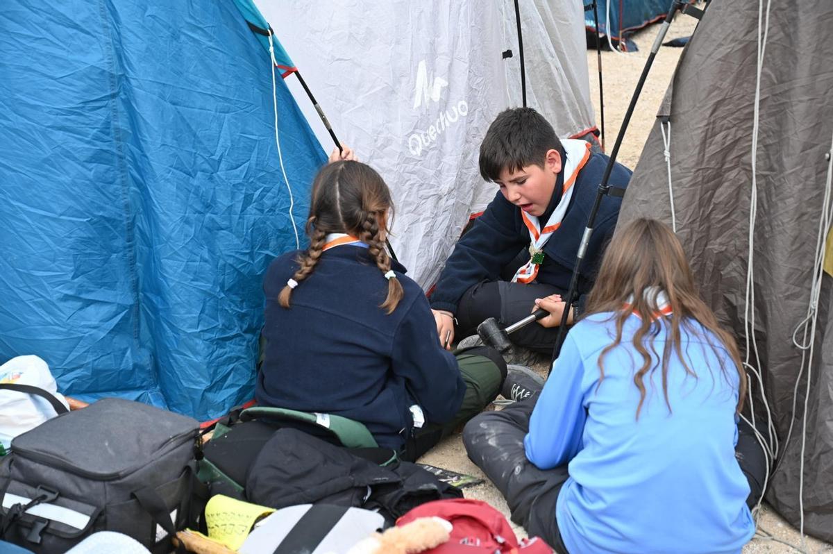 Una marea azul del uniforme scouts inunda El Campello transmitiendo valores y respeto al medio ambiente