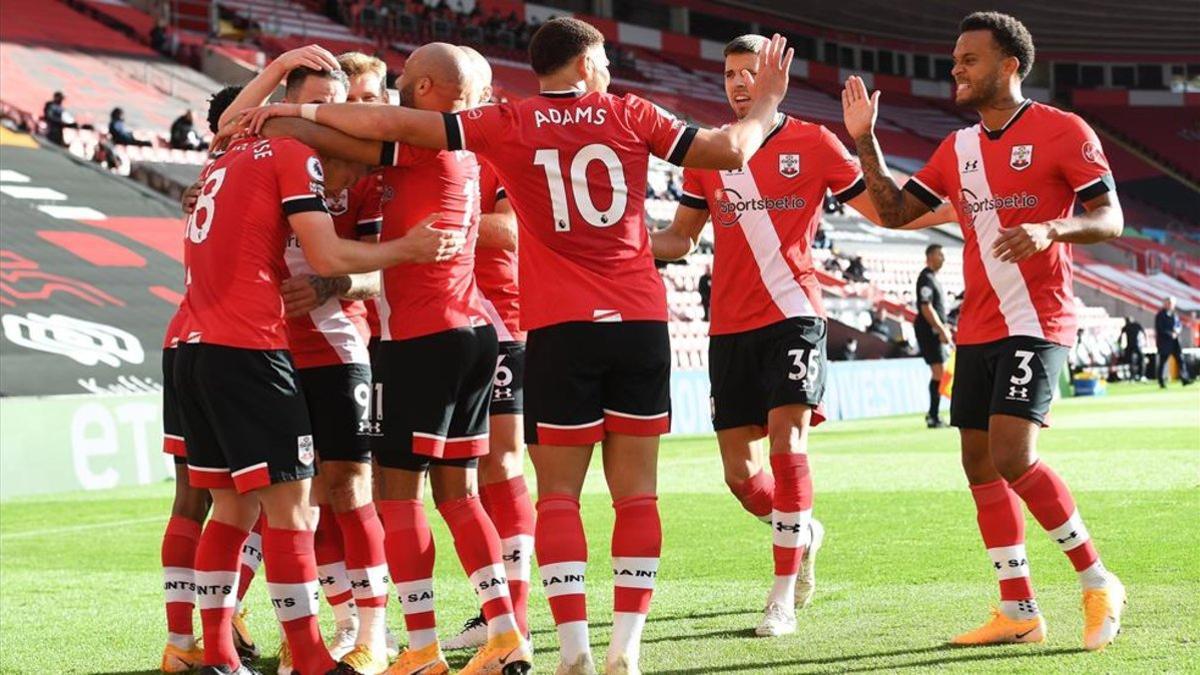Los jugadores del Southampton celebrando el segundo gol del partido.