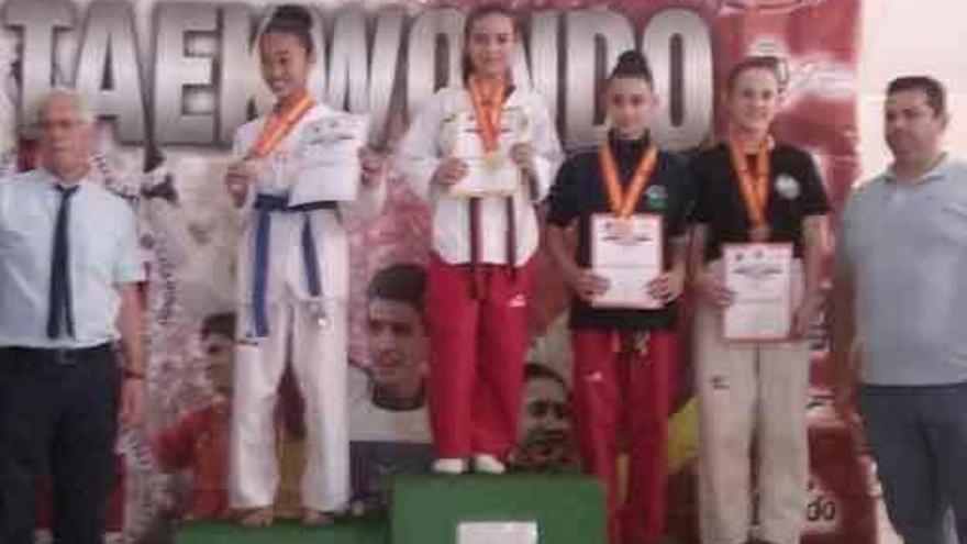 Blanca, en lo más alto del podio del Nacional Poomsae.