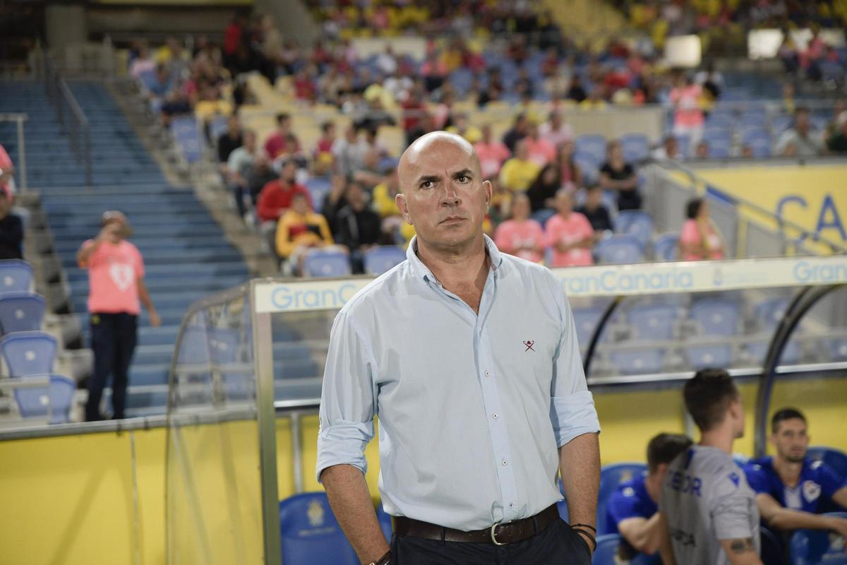 Luis César, en su época como técnico del Deportivo.