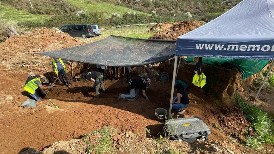 Grado recibirá fondos del Principado para dignificar la fosa común de El Rellán