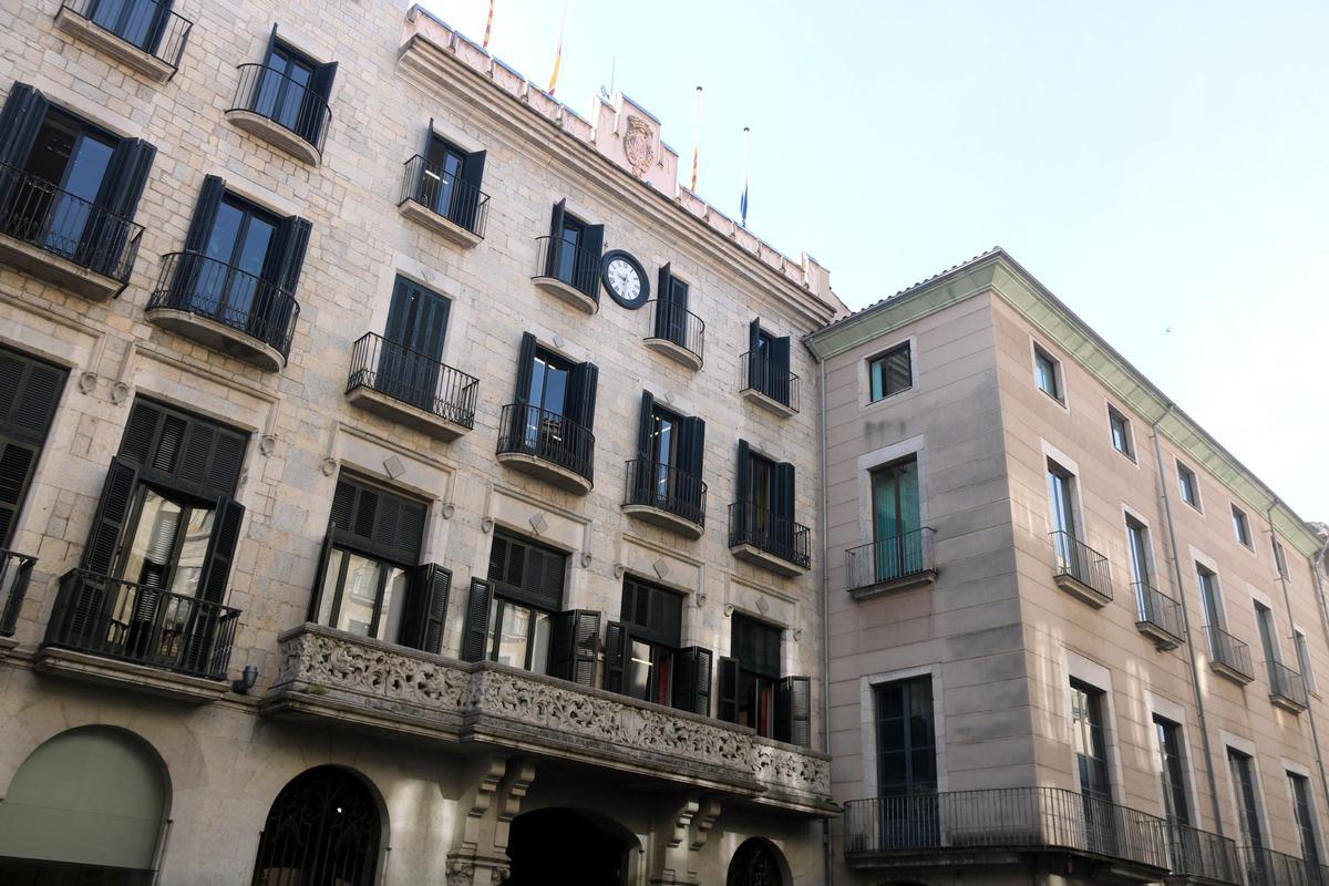 La façana de l'Ajuntament de Girona, a la plaça del Vi, en una imatge d'arxiu.