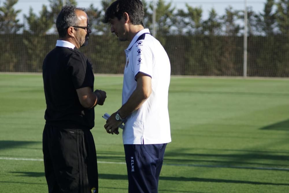 El Elche pierde contra el Cádiz en su primer partido de pretemporada.