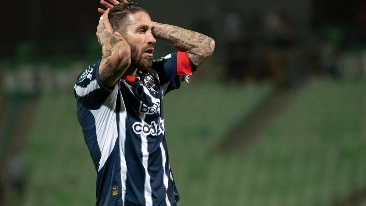 Asi fue la patada de Sergi Ramos a un jugador de Pumas