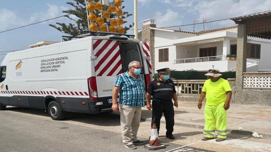 Almassora señaliza el paseo marítimo tras los desperfectos de los últimos temporales