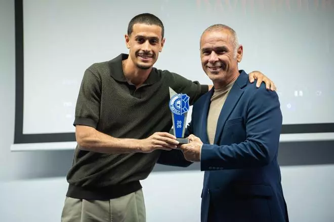Zoneros entrega premios al compromiso del CD Tenerife