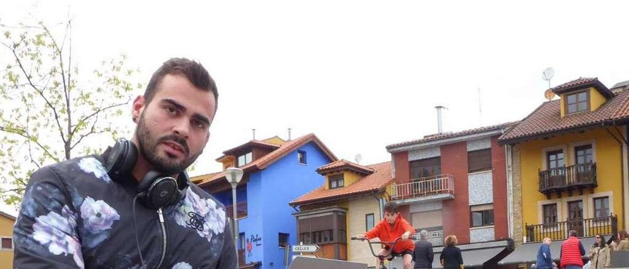 Diego Laruelo, en la plaza de Les Campes de la Pola.