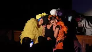 Cuando un FP de peluquería y estilismo rompe con el miedo al rechazo de un joven que soñaba con ser drag queen en Elche